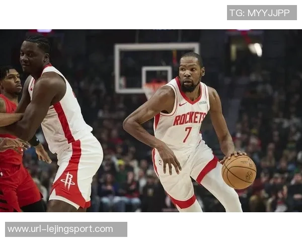 小贾三分犯规引发杜兰特愤怒反应怒砸水瓶场面火爆