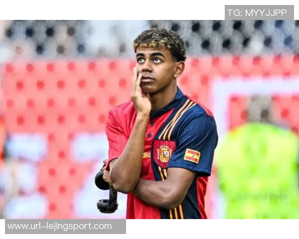 德转票选2025年度最佳阵容揭晓姆巴佩亚马尔贝林厄姆佩德里等明星球员入围